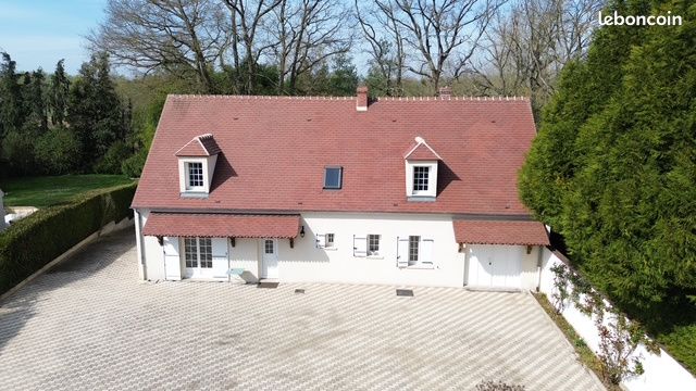 Maison 8 pièces 196 m² · à Verneuil-en-Halatte · 196 m² · 483 000 €