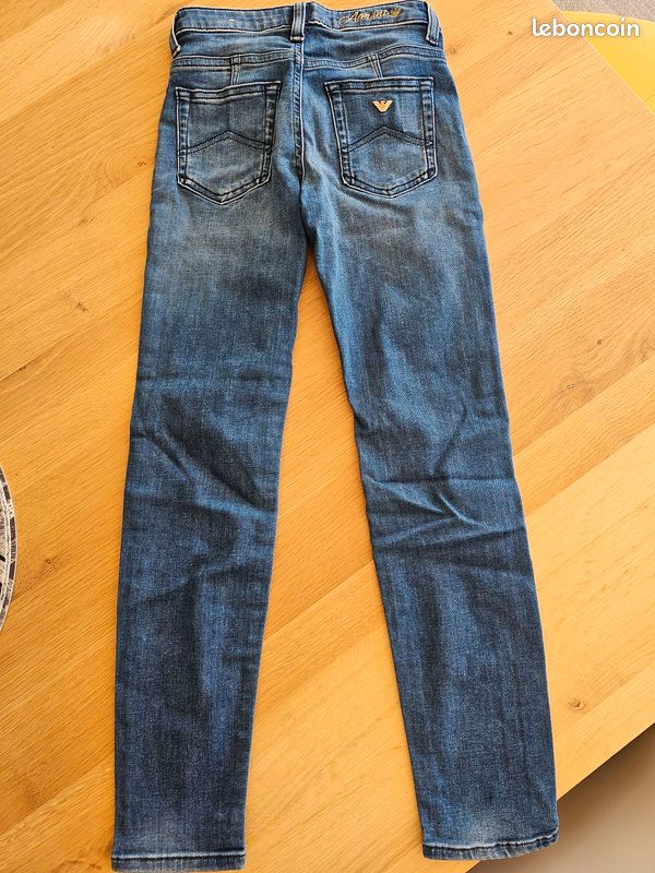 Jean Armani Junior taille 8 ans. Très bon état (image 1)