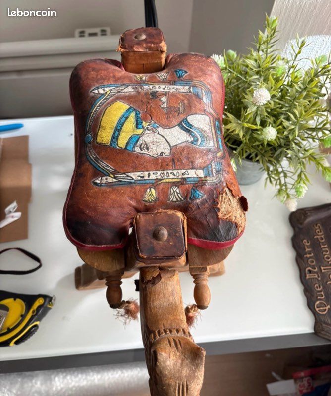 Tabouret chameau ancien bois sculpté cuir peint style égyptien (image 5)