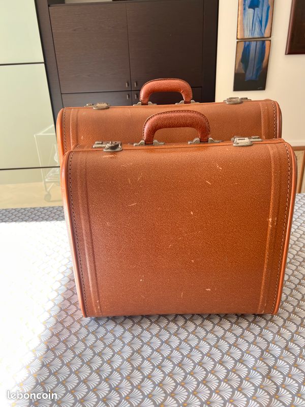 Images de Valise vintage compartiments – Téléchargement gratuit sur eepik