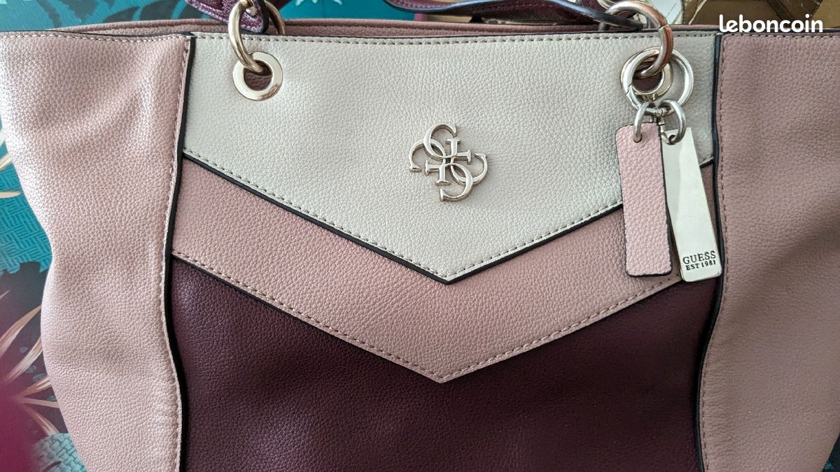 Sac à main plus portefeuille Guess (image 10)