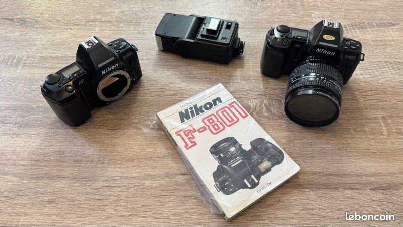 Nikon F70 lens AF Nikkor 35-70mm 1: 3,3-4,5 + Flash SB 26 avec une