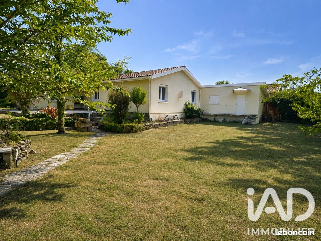 Maison 5 pièces 127 m² · à Saint-Aubin-de-Médoc · 127 m² · 395 000 €