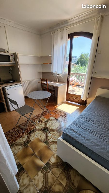 Appartement 1 pièce 16 m² · à Saint-Martin-d'Hères · 16,1 m² · 459 €