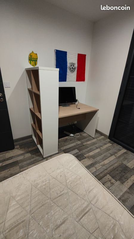 Bureau (image 2)