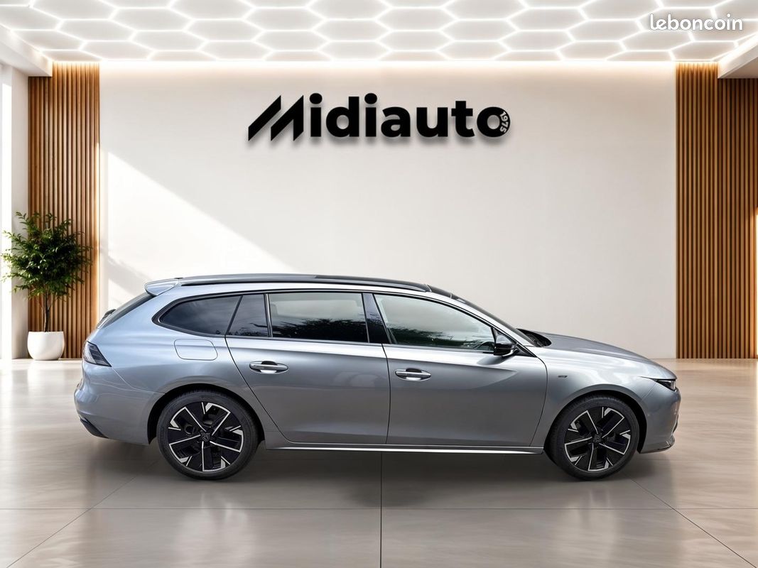 Peugeot 508 SW Hybrid 225ch GT e-EAT8 TOIT OUVRANT CHARGEUR EMBARQUE 7.4KW (image 8)