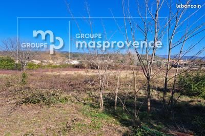 Terrain à bâtir de 1600 m² à REGUSSE (83) · à Régusse · 115 000 €