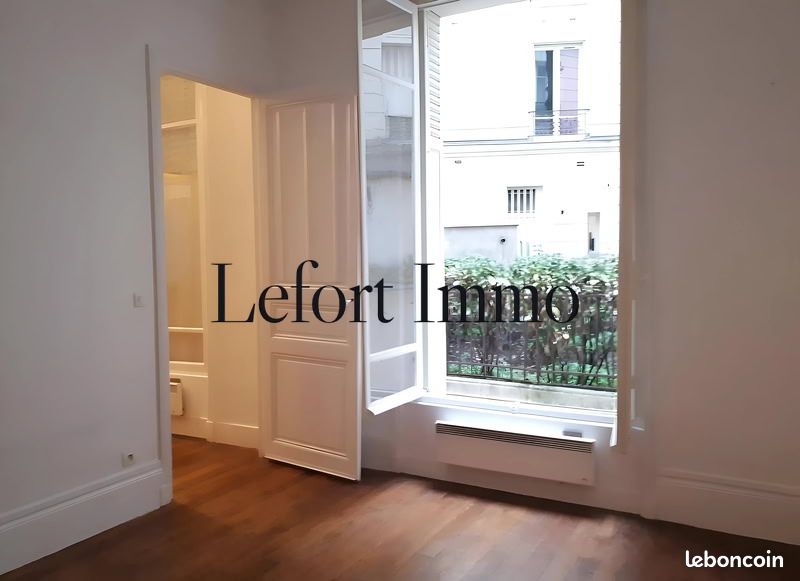 Appartement 1 pièce 28 m² · à Paris · 28 m² · 1 010 €