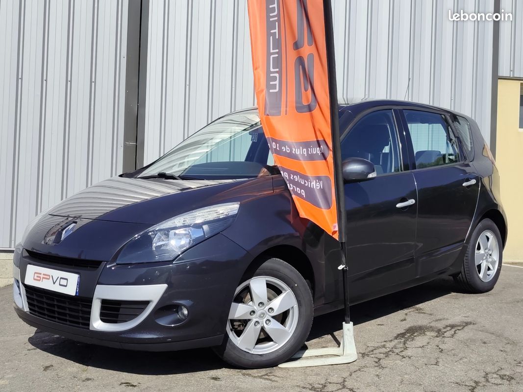 Renault SCENIC III DCI 110 FAP ECO2 DYNAMIQUE EURO 5 EDC ✅️ Révisé / Boite Automatique / Freins Avant et Arrière neufs / 4 pneus neufs / Garantie✅️ (image 1)