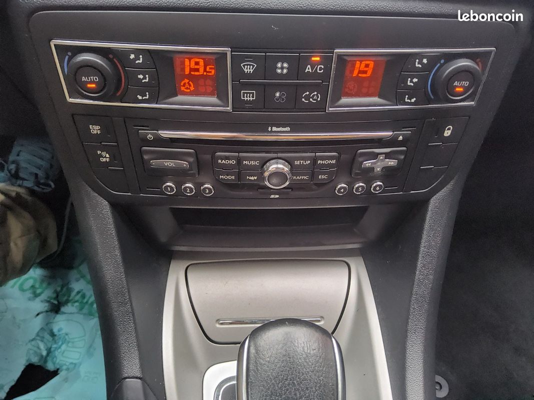 CITROEN C5 TOURER e-HDi 110 Airdream Millenium BMP6 (image 20)