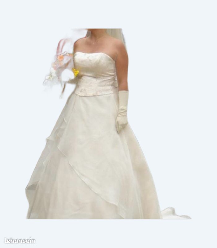 Robe de mariée couleur ivoire Vêtements