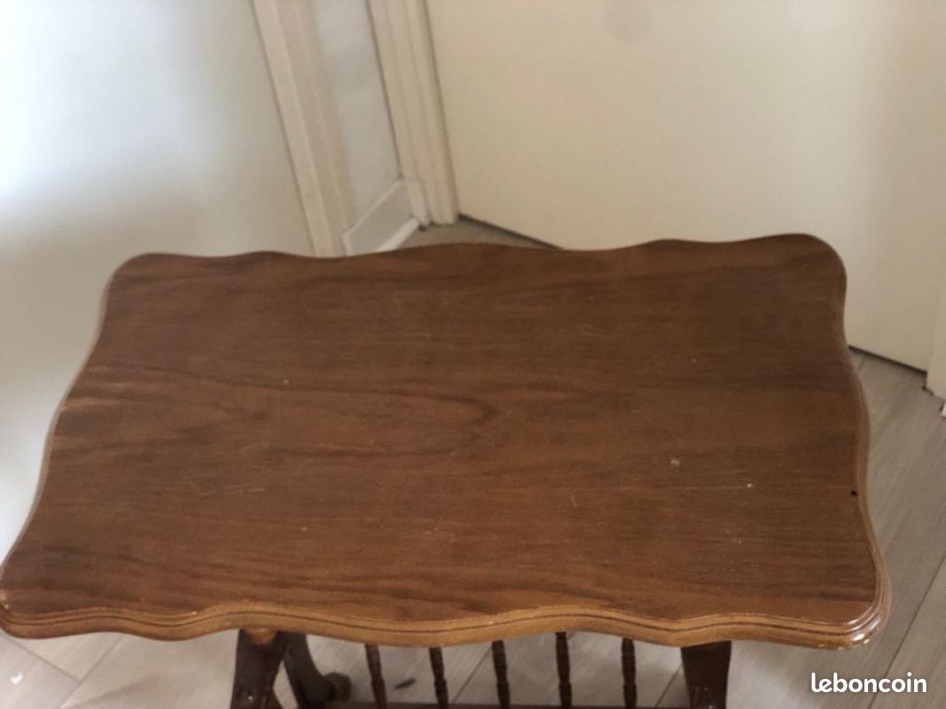 Table porte revue en bois (image 4)