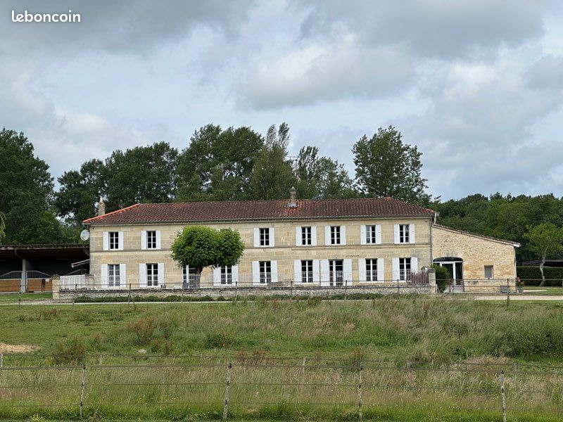 Maison 12 pièces 350 m² · à Marcenais · 350 m² · 750 000 €