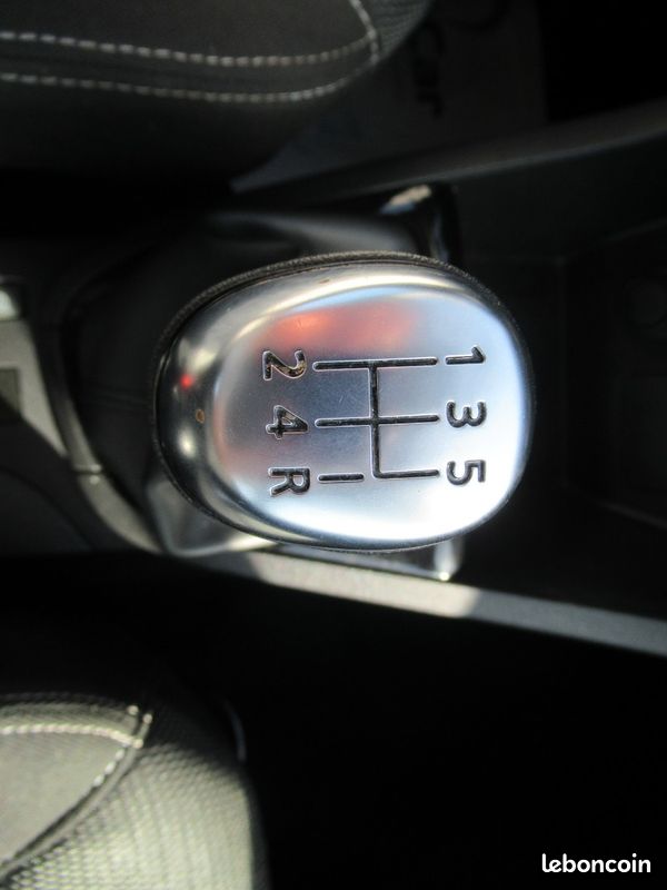 Renault CLIO IV TCE 90 CV ZEN Business ECO2 (image 11)