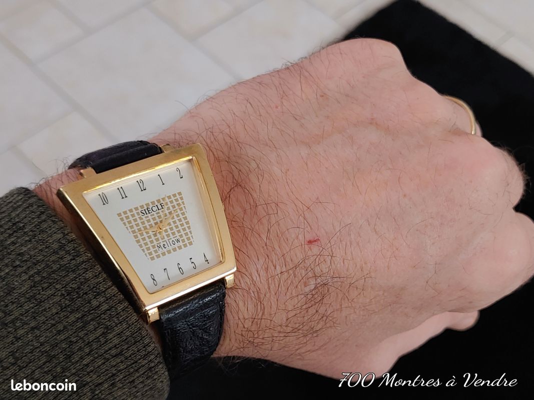 Montre Homme Vintage XTIME Dorée à Quartz - Boîtier 34 Mm, Bracelet Noir - Occasion Avec Défauts