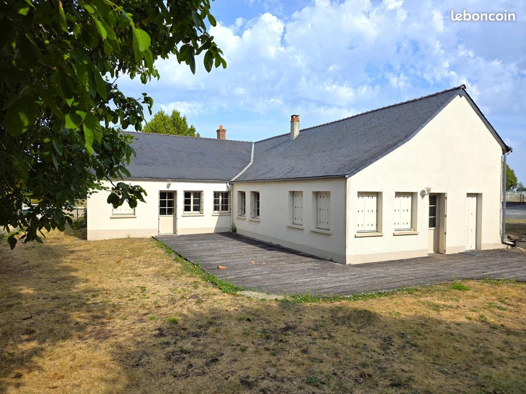 Maison 8 pièces 195 m² · à Baugé-en-Anjou · 195 m² · 158 000 €