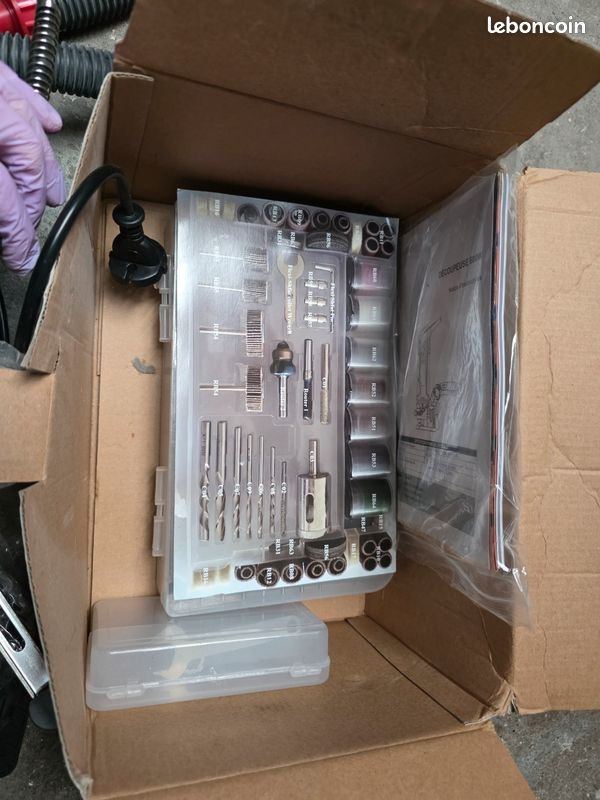 Outil multifonction rotatif électrique 600W, idéal pour les travaux de précision : découpe, ponçage, polissage, gravure, perçage ou petits travaux de bricolage (image 3)