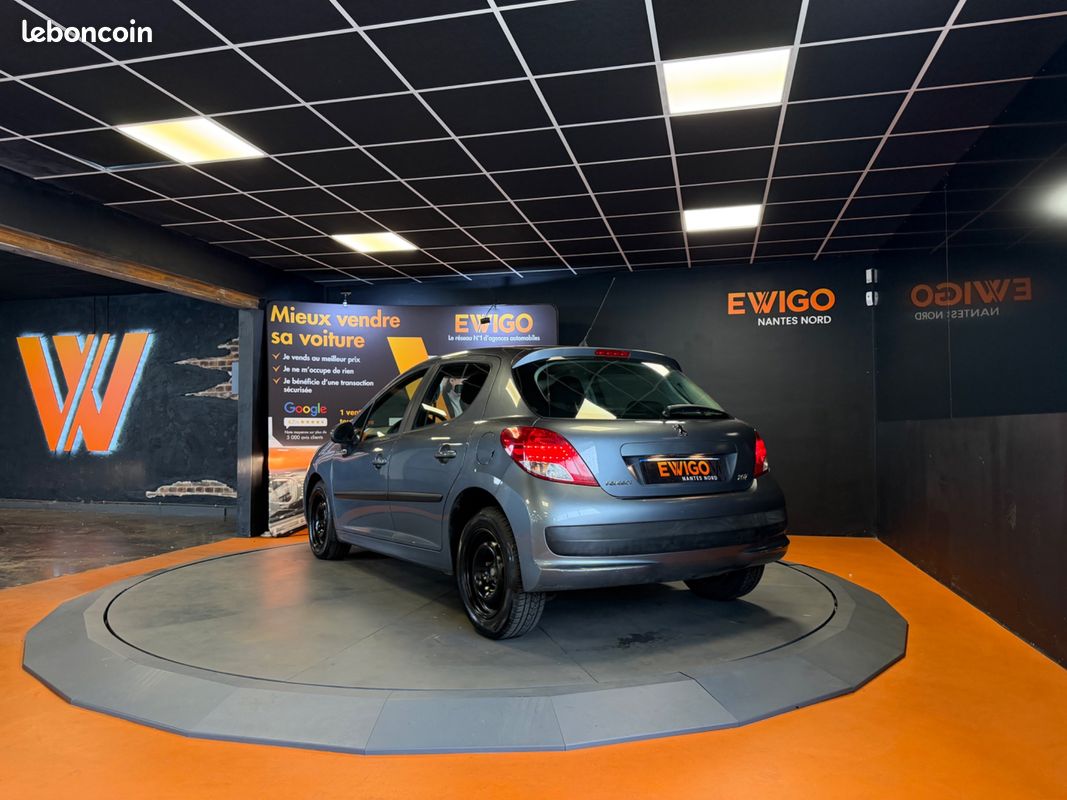 PEUGEOT 207 1.4 VTI 95 ACTIVE / CLIMATISATION / EMBRAYAGE NEUf (image 2)