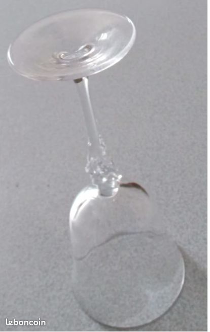 Lot de trois verres à pied de 19cl en cristal d'Arques - modèle ancien Verneuil - ni utilisés ni lavés - stockés en sous-sol depuis 1988 - Cristallerie J.G. Durand (image 5)