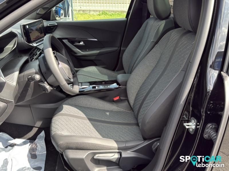 Peugeot 2008 e-2008 156ch 54 kWh Allure (image 28)