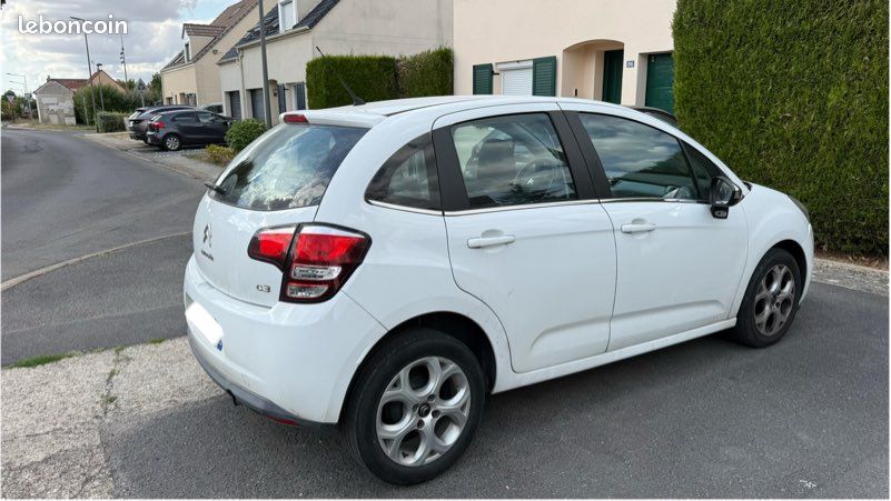 À vendre Citroën C3 Pure tech 82 (feel) (image 2)