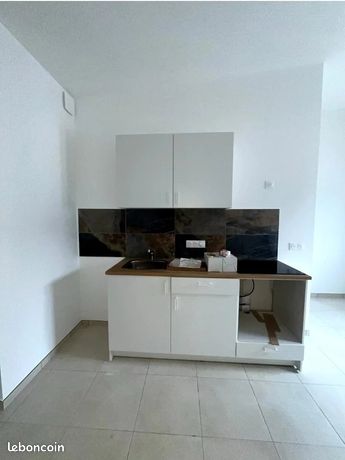 Studio 1 pièce 27 m²