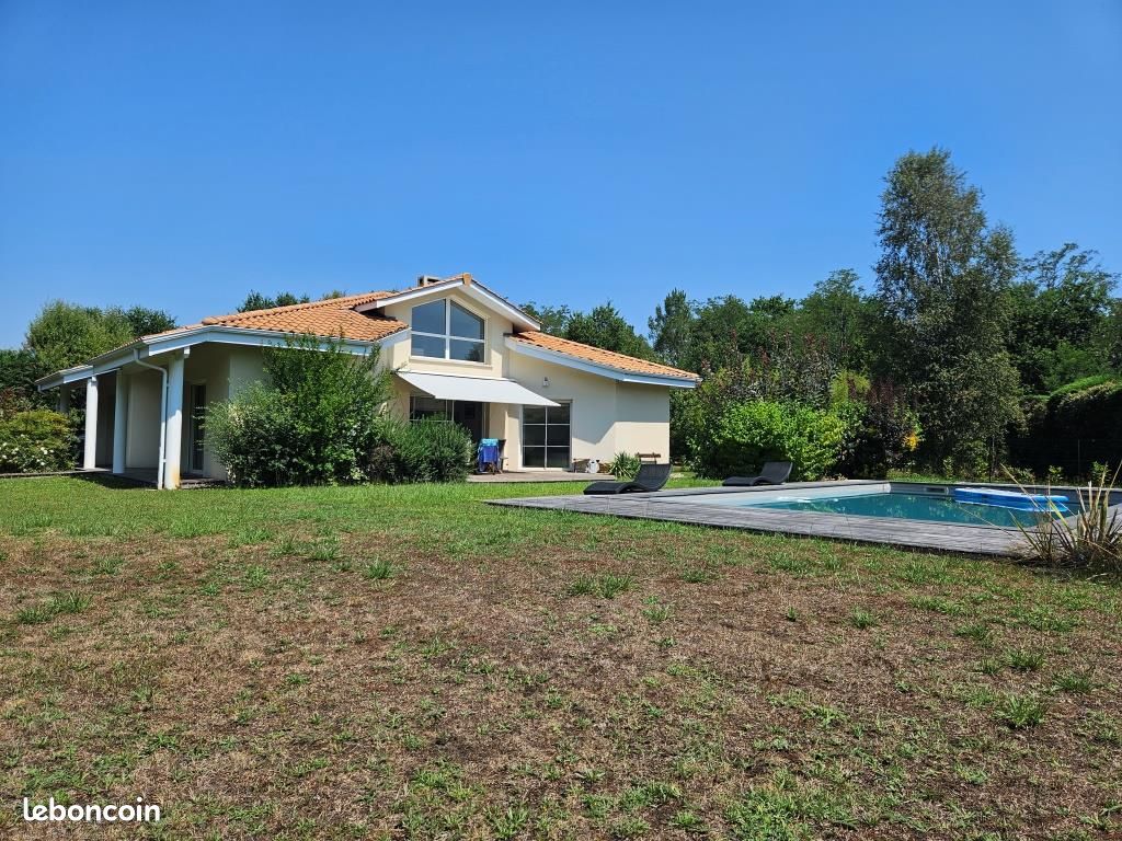 Maison 5 pièces 157 m² · à Pessac · 157 m² · 696 000 €