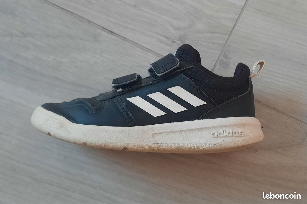 Baskets Adidas Tensaur I en
bon état - Pointure 25 (image 2)