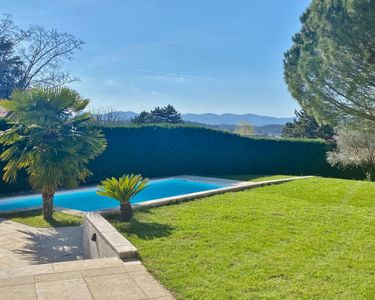 Maison 1 480 000 € - 392 m²