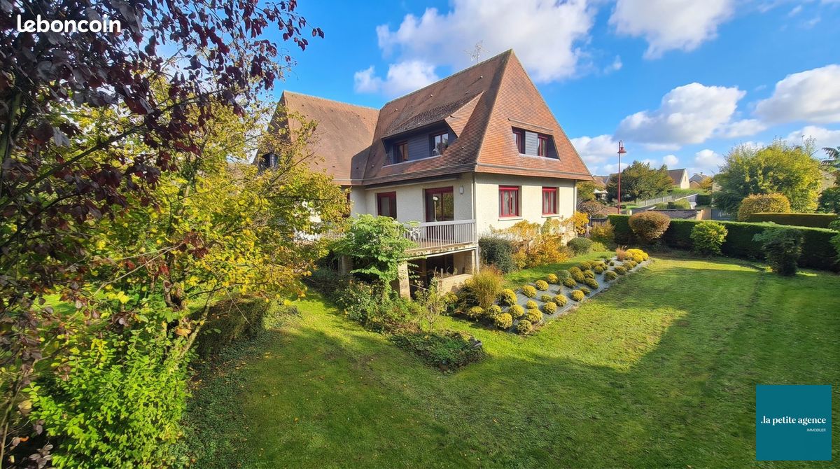 Maison 13 pièces 283 m² · à Évrecy · 283 m² · 496 000 €