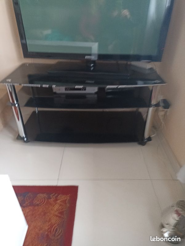Table télé en verre (image 1)