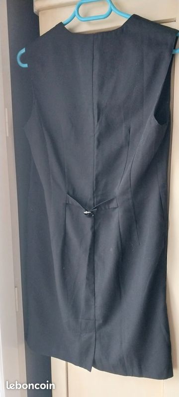 Robe sans manches noires (image 2)