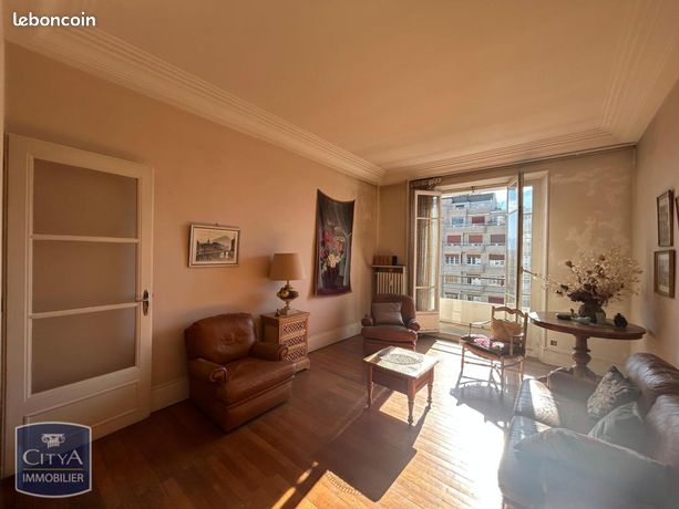 Appartement 2 pièces 61 m² — 16