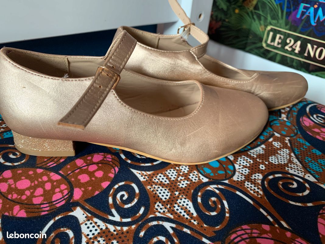 Chaussures dorées (image 2)