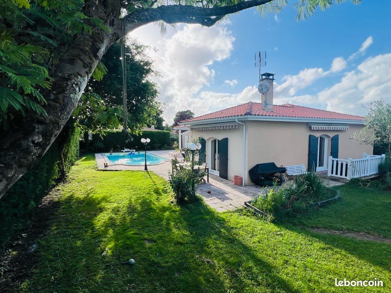 Maison 5 pièces 141 m² · à Saint-Aubin-de-Médoc · 141 m² · 540 000 €