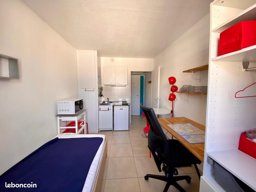Appartement 1 pièce 13 m² · à Tours · 13 m² · 325 €