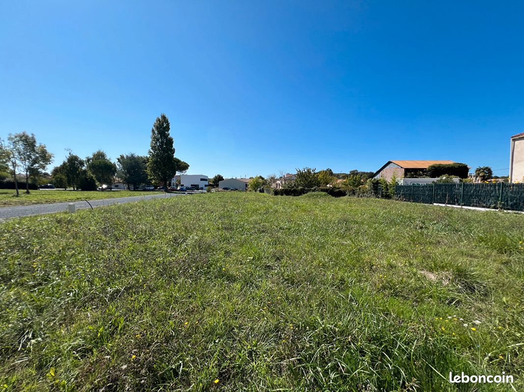 Terrain 556 m² · à Arvert · 556 m² · 121 300 €