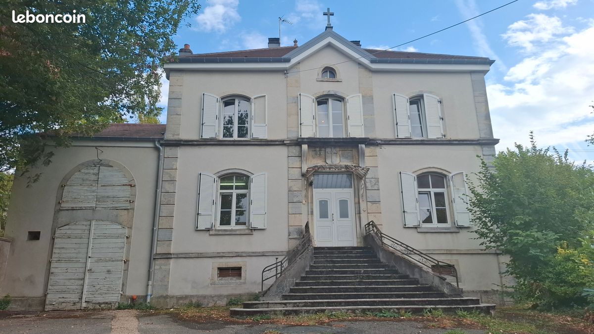 Maison 7 pièces 180 m² · à Étouvans · 180 m² · 259 000 €
