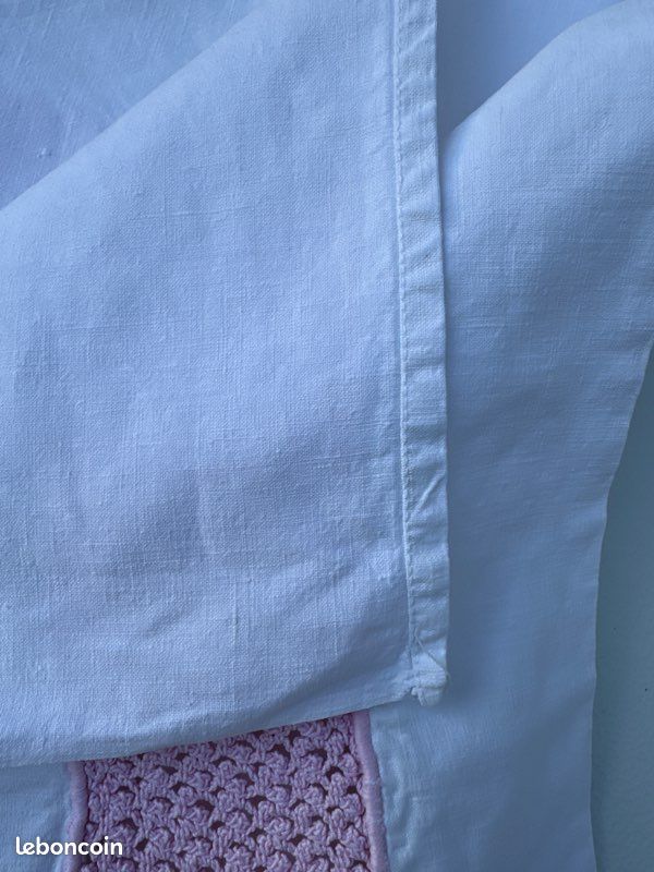 Petit drap brodé 170 x 114 cm (image 4)