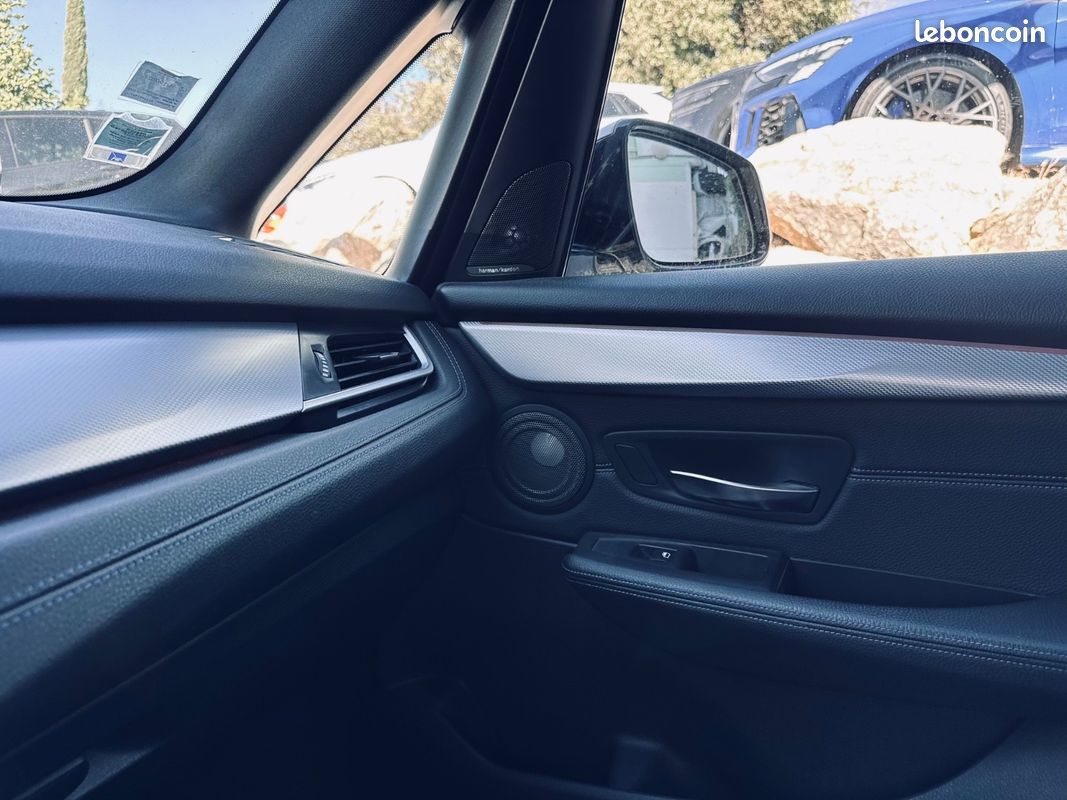 BMW SERIE 2 Active Tourer 1.5L 220CH 225 xe M Sport + SIEGES CHAUFFANTS + AFFICHAGE TETE HAUTE + HARMAN KARDON + CAMERA DE RECUL + GARANTIE 12 MOIS (image 36)