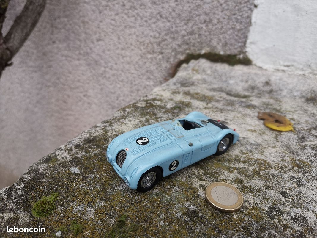 Bugatti 57 S Tank bleue 24H Le Mans 1937 1/43 eme (image 1)