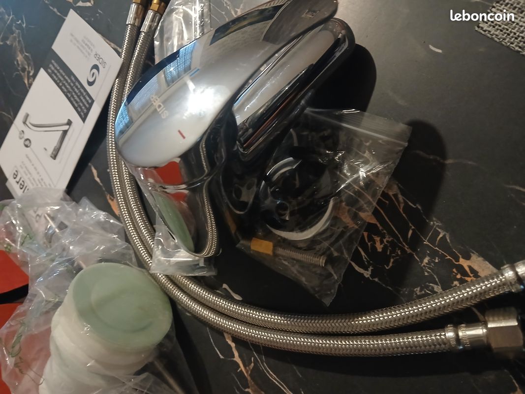 Vendre mitigeur lavabo avec vidage neuf (image 2)
