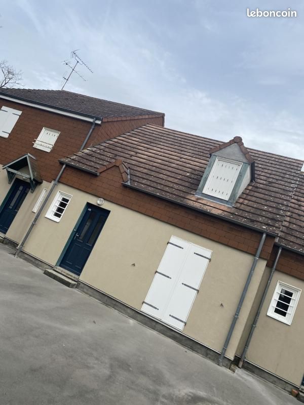 Maison 3 pièces 68 m² · à Vatan · 68 m² · 563 €