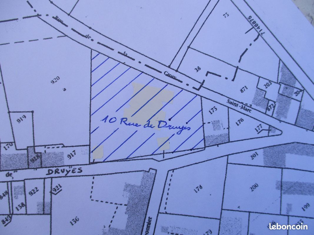 Terrain constructible · à Andryes · 20 000 €