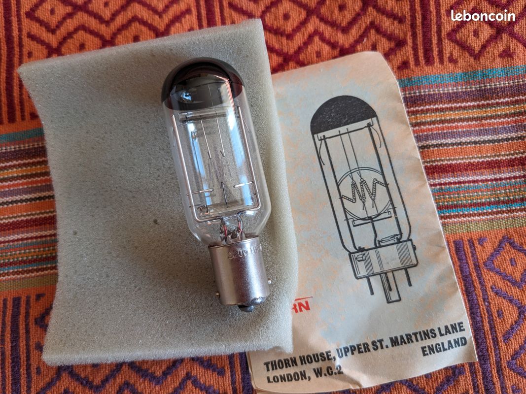 Projecteur diapositives ETUDE marque soviétique URSS 220