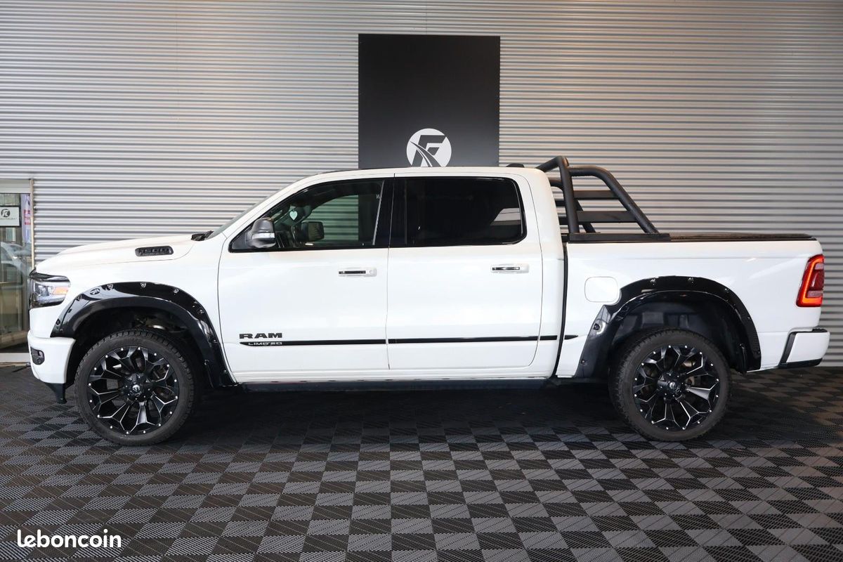 Dodge RAM 1500 Limited 5.7 V8 HEMI 401 ch 4x4 – Harman Kardon – GPL – Toit pano (image 4)