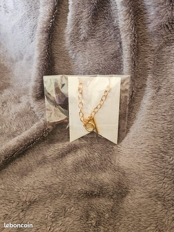 Bracelet breloque feuille (image 3)