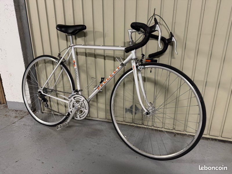Vends vélo de course Peugeot PH10 sur Gens de Confiance