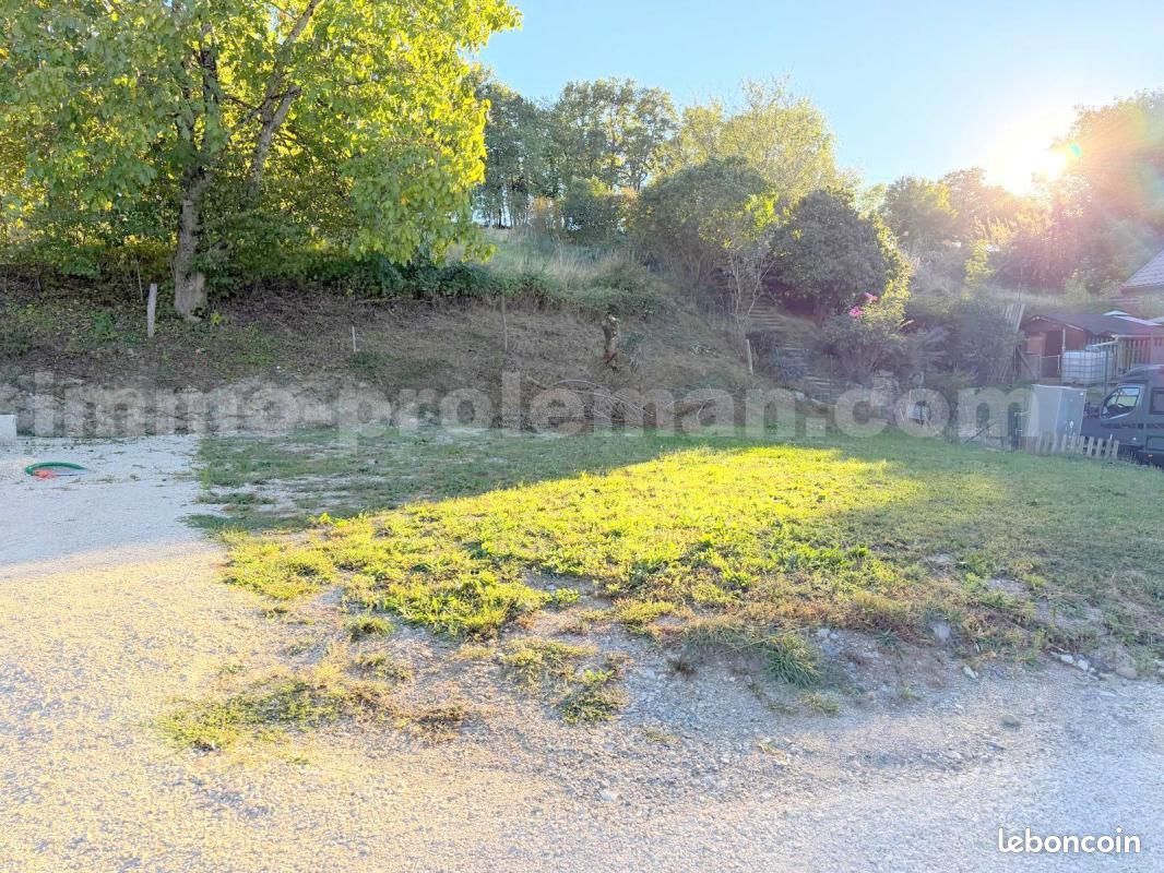 Terrain 383 m² · à Pers-Jussy · 115 000 €