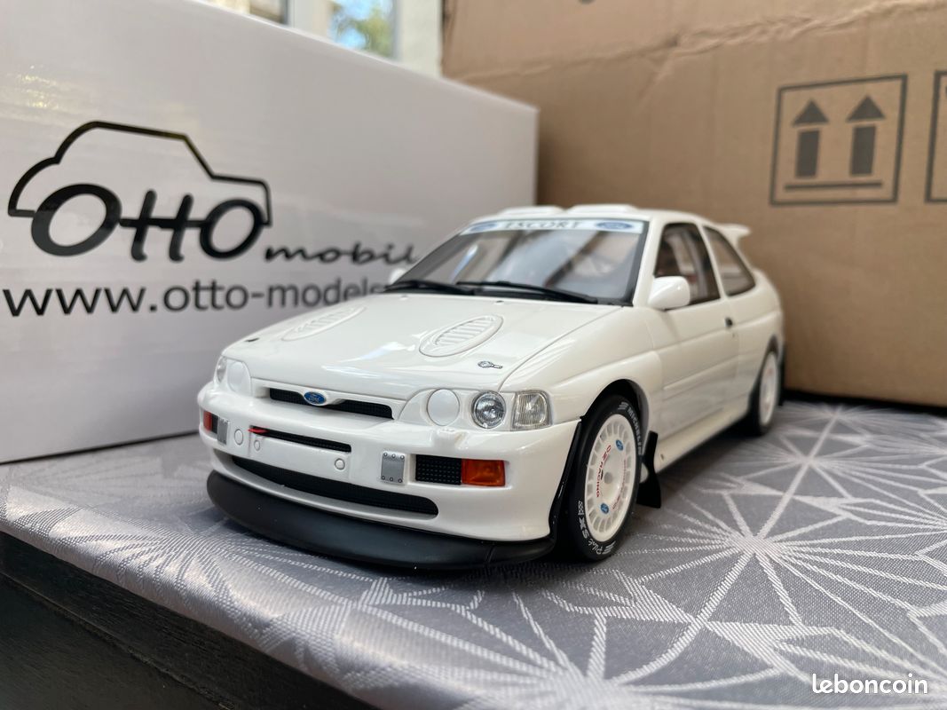 FORD ESCORT RS COSWORTH 1994 Gr A 1/18 OTTO OT1025 - Modélisme